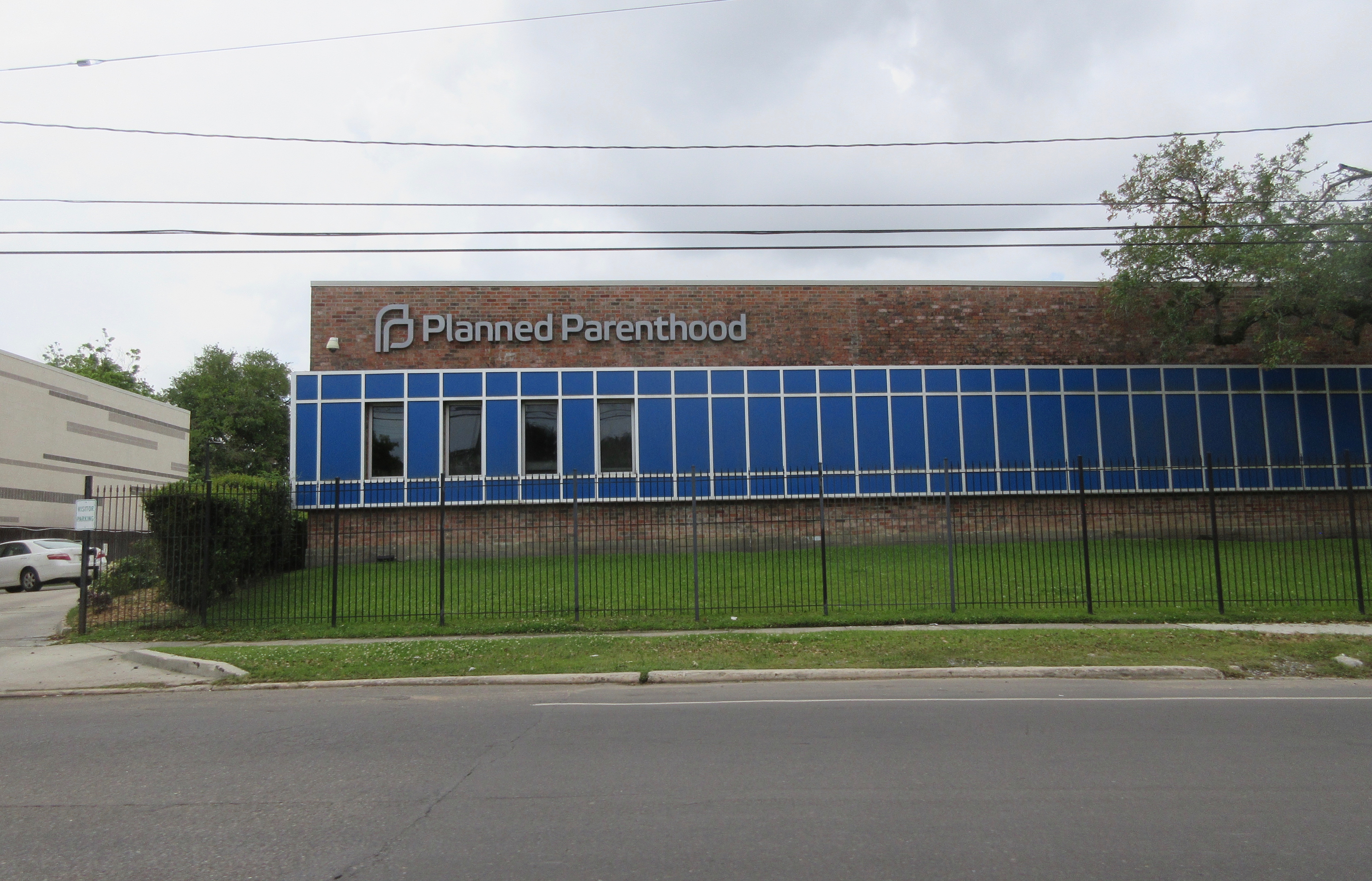 US Supreme Court rules states can cut Medicaid funding to Planned Parenthood