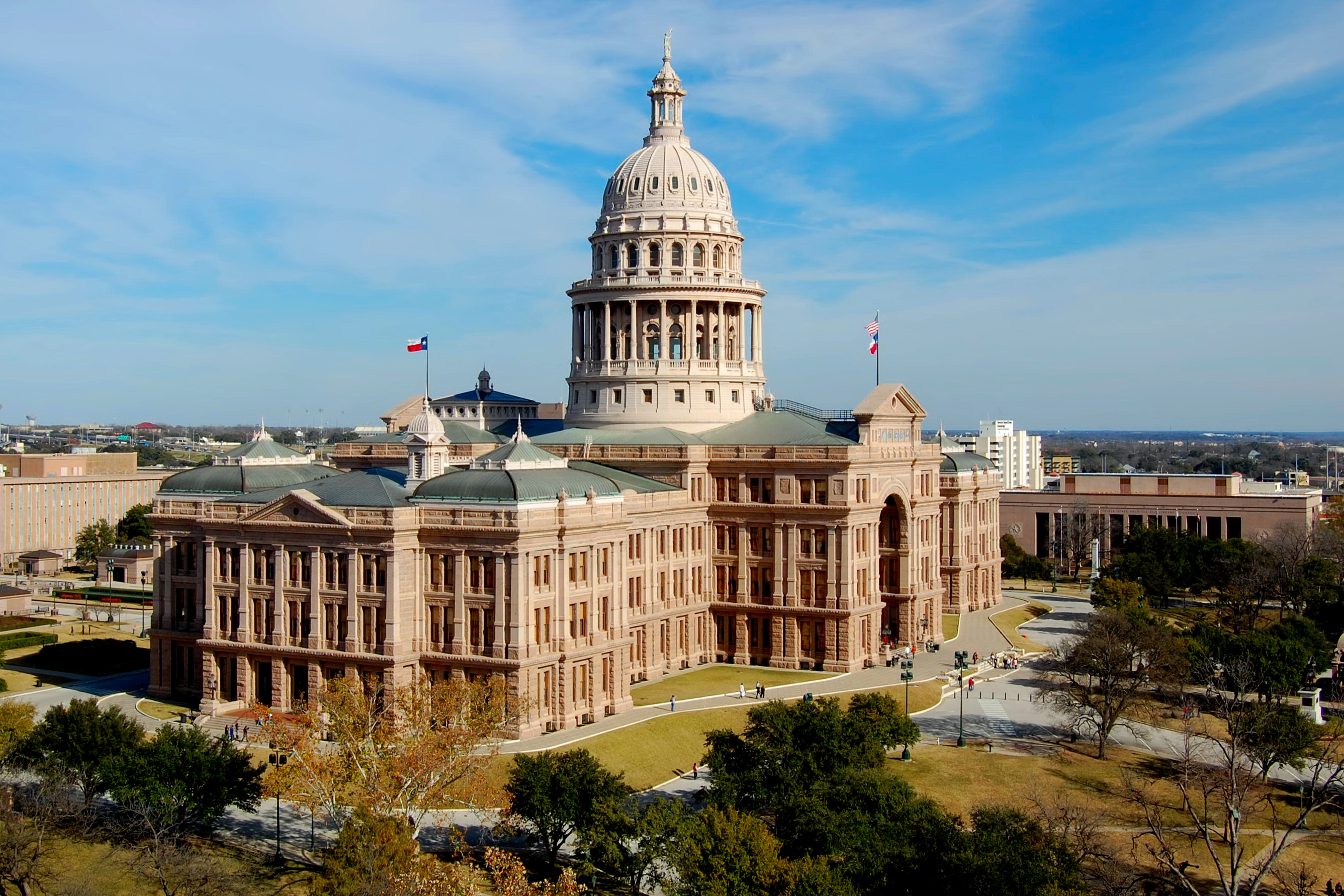 Texas Democrats avoid redistricting vote by leaving the state